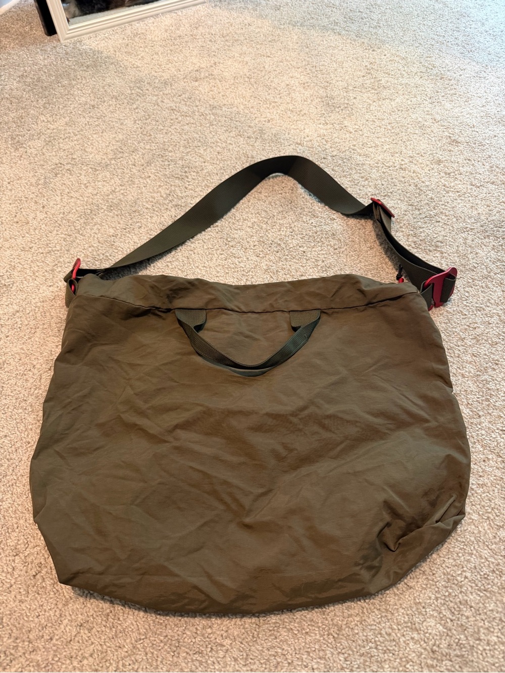 Adsum Zip Tote Olive/Red